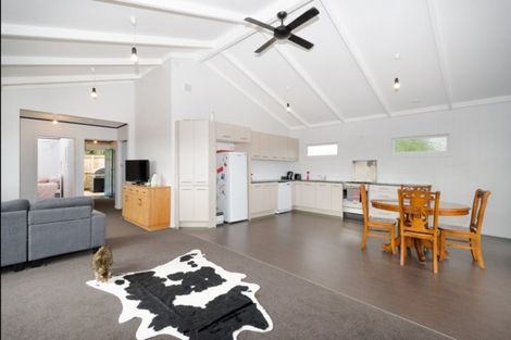 Photo of property in 69 Garfield Road, Helensville, 0800