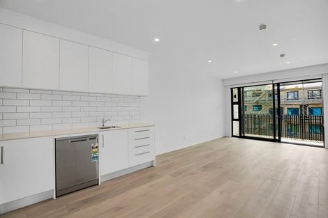 Photo of property in 102/36b Greenslade Crescent, Northcote, Auckland, 0627