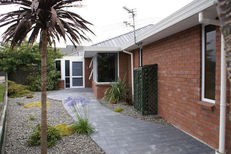 Photo of property in 15 Millcroft Place, Parklands, Christchurch, 8083