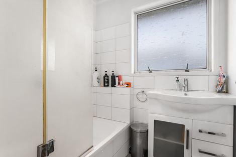 Photo of property in 32 Garus Avenue, Mangere East, Auckland, 2024