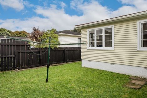 Photo of property in 9 Luckie Street, Tawa, Wellington, 5028