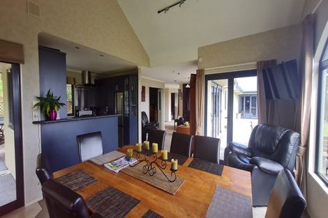Photo of property in 311 Croydon Road, Midhirst, Stratford, 4394