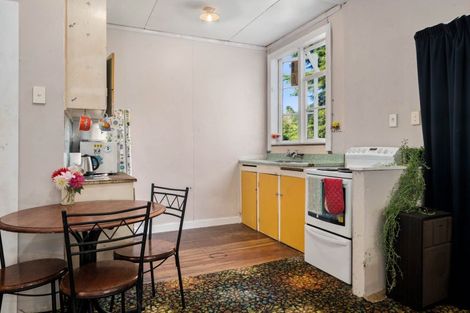 Photo of property in 27 Tongaporutu Road, Ohura, 3926