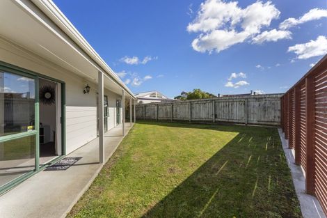 Photo of property in 109 Hillcrest Drive, Kelvin Grove, Palmerston North, 4414