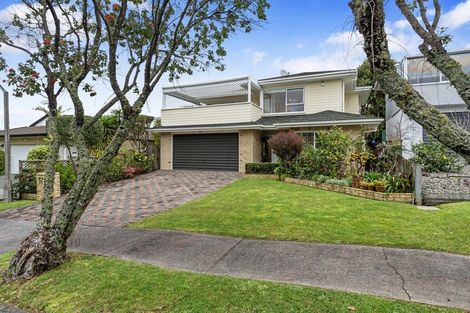Photo of property in 2/10 Javelin Place, West Harbour, Auckland, 0618