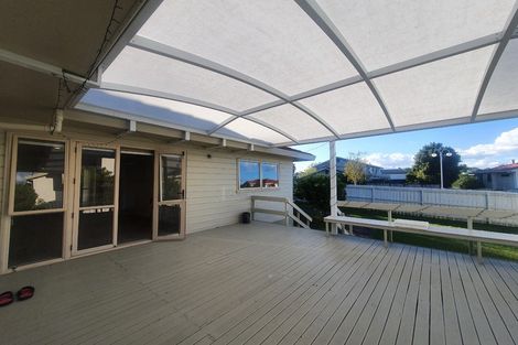 Photo of property in 50 Marina View Drive, West Harbour, Auckland, 0618