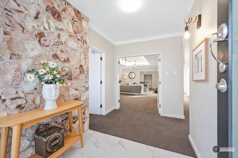 Photo of property in 2 Harley Grove, Boulcott, Lower Hutt, 5010