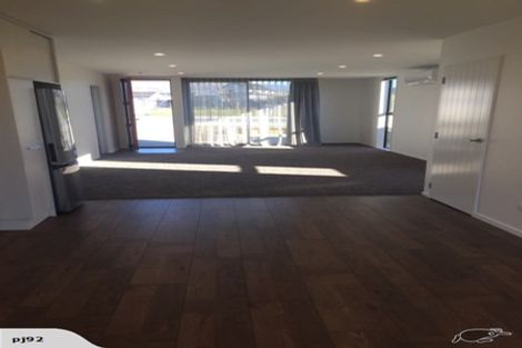 Photo of property in 6 Matakanui Lane, Wanaka, 9305