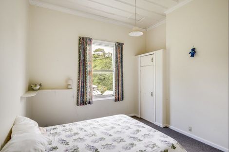 Photo of property in 2 Kowhai Road, Bluff Hill, Napier, 4110