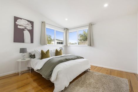 Photo of property in 25 Marsh Avenue, Forrest Hill, Auckland, 0620
