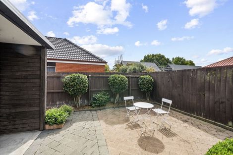 Photo of property in 2/8 Cricklewood Place, Avonhead, Christchurch, 8042