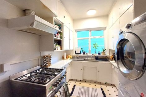 Photo of property in Nissen Court, 11d Hawker Street, Mount Victoria, Wellington, 6011