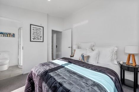 Photo of property in 1/69 Bay Street, Red Beach, 0932