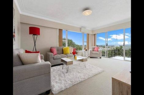 Photo of property in 82 Royal View Road, Te Atatu South, Auckland, 0610