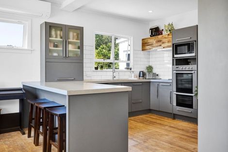 Photo of property in 205 South Road, Spotswood, New Plymouth, 4310