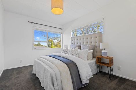 Photo of property in 82 West Harbour Drive, West Harbour, Auckland, 0618