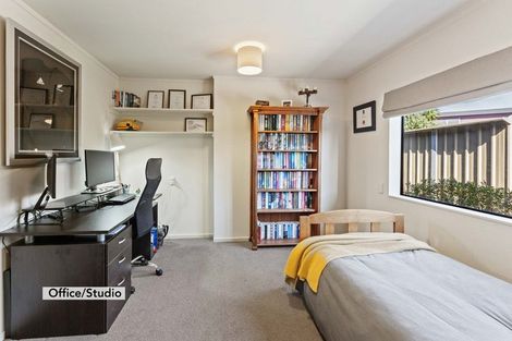 Photo of property in 5 Quadrant Heights, Paraparaumu, 5032
