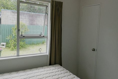 Photo of property in 41 Yeovil Road, Te Atatu Peninsula, Auckland, 0610