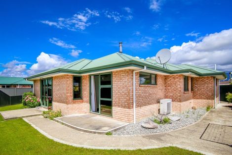 Photo of property in 100 Queen Street, Westport, 7825