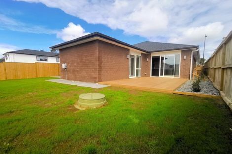 Photo of property in 69 Nobilo Road, Kumeu, 0810