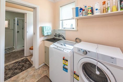 Photo of property in 40 Selwyn Crescent, College Estate, Whanganui, 4500