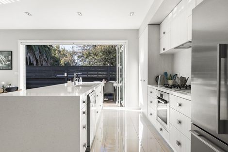 Photo of property in 35d Oceanbeach Road, Mount Maunganui, 3116
