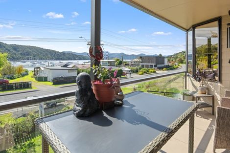 Photo of property in 318 Waikawa Road, Waikawa, Picton, 7220