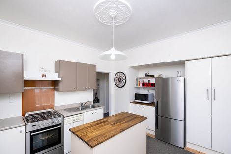 Photo of property in 17 Falstaff Street, Stratford, 4332