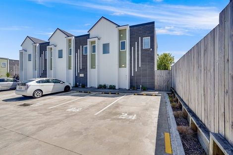 Photo of property in 24/10 Burrows Place, Frankton, Hamilton, 3204