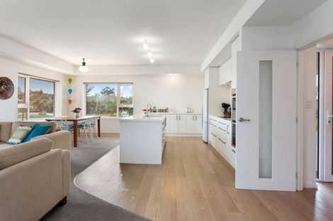 Photo of property in 8 Riverside Way, Amberley, 7410