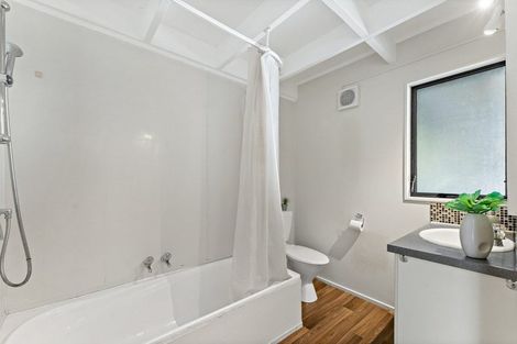 Photo of property in 1/147 Spinella Drive, Bayview, Auckland, 0629