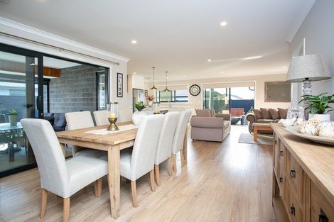 Photo of property in 18d Rose Leigh Drive, Cambridge, 3434