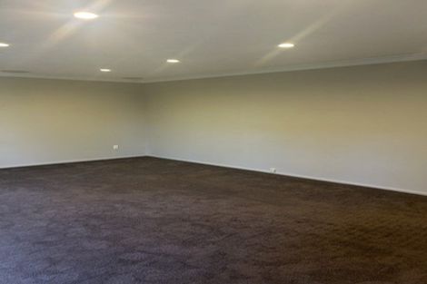 Photo of property in 34 Regency Crescent, Redwood, Christchurch, 8051