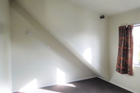 Photo of property in 28 Sunset Road, Unsworth Heights, Auckland, 0632