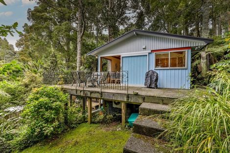 Photo of property in 25 Opou Road, Titirangi, Auckland, 0604