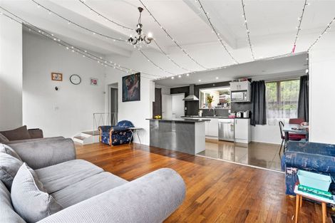 Photo of property in 5 Leeson Place, Mangere, Auckland, 2022