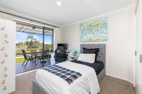 Photo of property in 72 Kittiwake Drive, Schnapper Rock, Auckland, 0632
