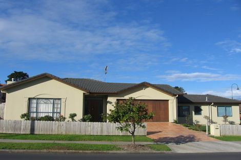 Photo of property in 26 Middlefield Drive, East Tamaki Heights, Auckland, 2016