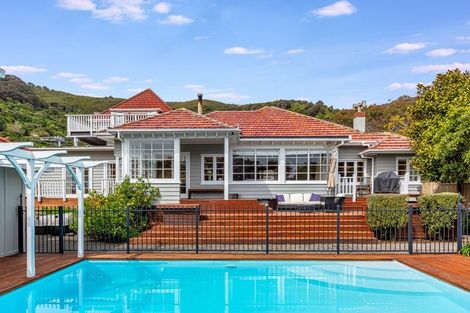 Photo of property in 396 Muritai Road, Eastbourne, Lower Hutt, 5013