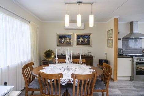 Photo of property in 66 Ruamahanga Crescent, Terrace End, Palmerston North, 4410