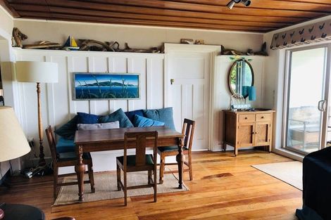 Photo of property in 38 The Parade, Paekakariki, 5034
