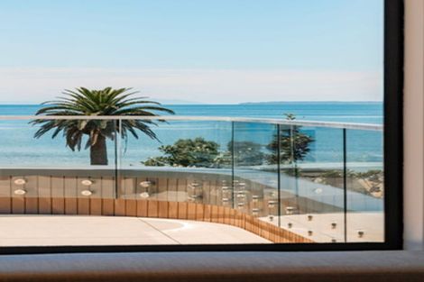 Photo of property in 1/60 Milford Road, Milford, Auckland, 0620