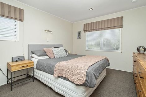 Photo of property in 84 Tiraumea Drive, Pakuranga, Auckland, 2010