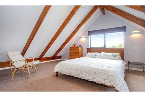 Photo of property in 2/28 Fairdale Place, Birkdale, Auckland, 0626