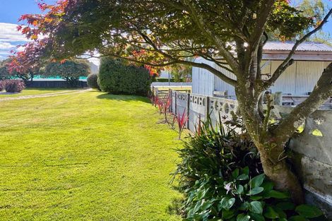 Photo of property in 101 Seaward Road, Edendale, 9825