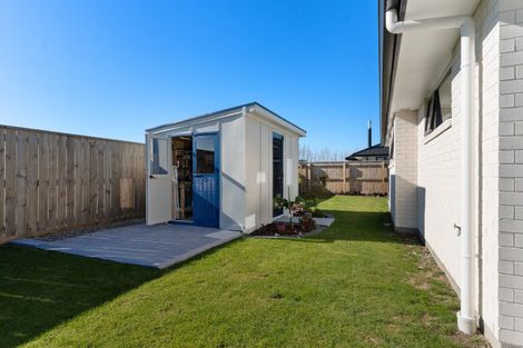 Photo of property in 6 Georgina Beyer Way, Carterton, 5713