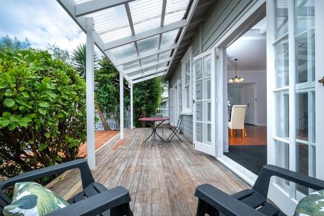 Photo of property in 221 Henderson Valley Road, Henderson, Auckland, 0612