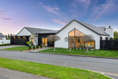 Photo of property in 6 Waitikiri Square, Parklands, Christchurch, 8083