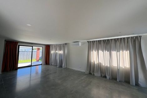 Photo of property in 5 Wheeler Place, Upper Vogeltown, New Plymouth, 4310