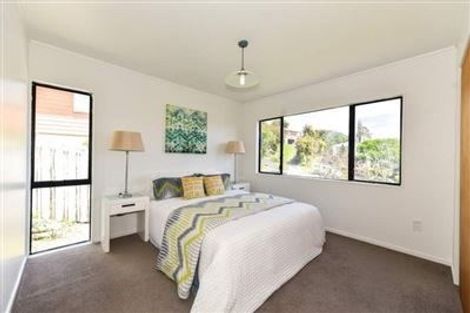 Photo of property in 10 Camilla Grove, Totara Vale, Auckland, 0629